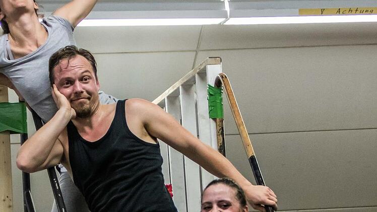 Probenszene aus dem Rock'n'Roll-Musical "A Spider Murphy feiert am 14. Oktober Premiere das Musical "A Spider Murphy Story". Das Rock'n'Roll-Musical kommt in der Reithalle auf die Bühne.Landestheater