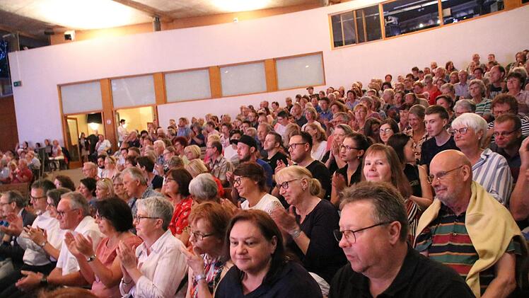 Die Bayerische Rundschau hatte Leser und Kunden an die Naturbühne Trebgast zum Stück "Pygmalion" eingeladen. Foto: Jürgen Gärtner