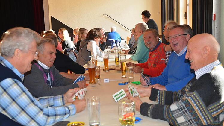 Die Kartler freuen sich auf diesen Tag: Gesellige Runde der städtischen Rentner am Kirchweihmontag