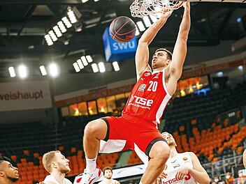 Chase Fieler war von den Würzburgern nicht zu stoppen. Der Power Forward erzielte 18 Punkte, verteilte fünf Assists und schnappte sich vier Rebounds.  Foto: Daniel Löb