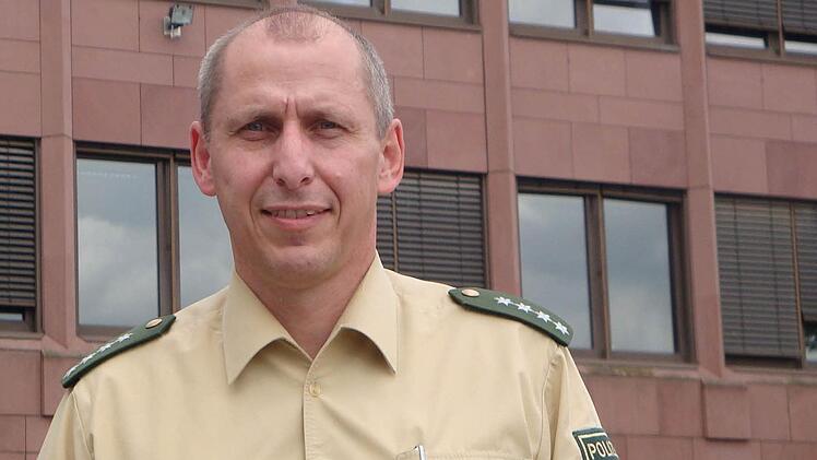 Kurt Etzel, stellvertretender Leiter der Ha&szlig;furter Polizeiinspektion, wird an Silvester mit seinem Team vermehrt auf Streife sein. Foto: privat