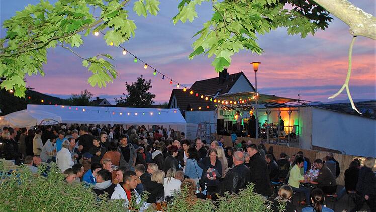 Wie das Nüdlinger Fläär, nur viel größer: Die Pläne für das Jubiläum Nüdlingens sind groß - aber sie sprengen das Budget