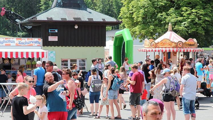 Bayreuth: Mit Spiel, Spa&szlig; und gratis S&uuml;&szlig;igkeiten - 1. Familienfest von Oberfranken Offensiv war "ein voller Erfolg"