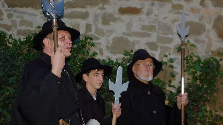 Christian Engelhardt, Samuel Schmidt, Helmut Jacobi sind Bad Rodacher Nachtwächter . Foto: Gabi Arnold