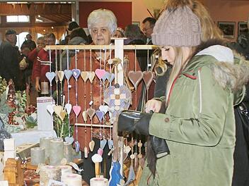 Auf dem Pressecker Weihnachtsmarkt wird viel geboten. Foto: Archiv