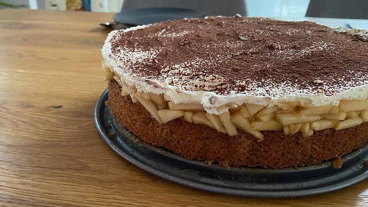 Apfelkuchen mit Sahnehaube