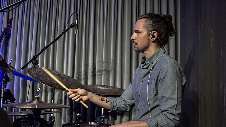 Umjubeltes Gast-Spiel: Nils Wülker begeisterte mit seiner Band bei "Leise am Markt" in Coburg.Foto: Jochen Berger