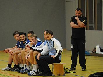 Die Skepsis überwiegt. Auch bei Hammelburgs Trainer Jürgen Scheller (rechts). Foto: ssp