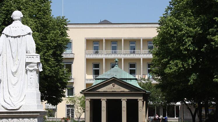Das Steigenberger Hotel steht leer.  Foto: Edgar Bartl