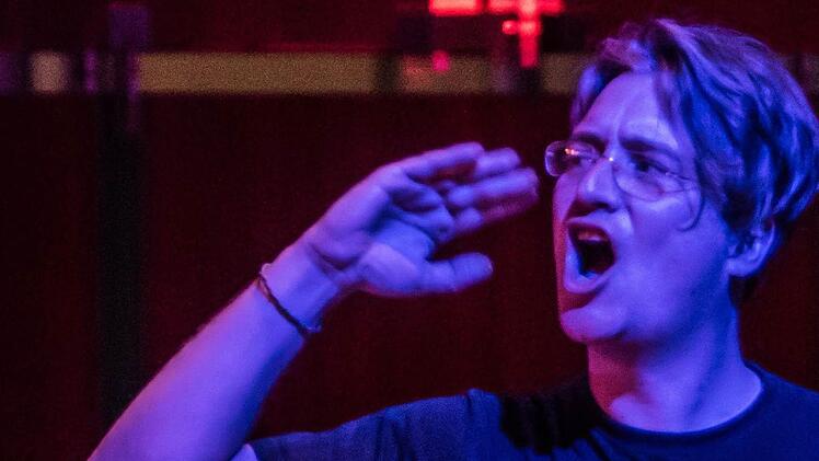 Begeisterungsfähgier Chorleiter: Moritz MetznerFoto: Jochen Berger