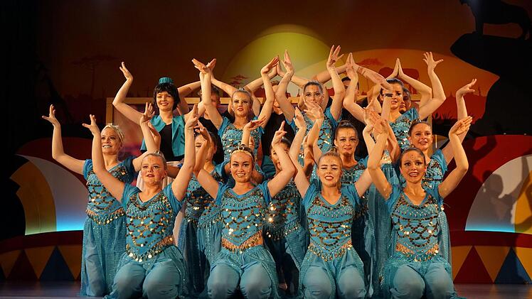 Die Wild Dancers tanzten Aladins 1001 Nacht.Garry Gridley