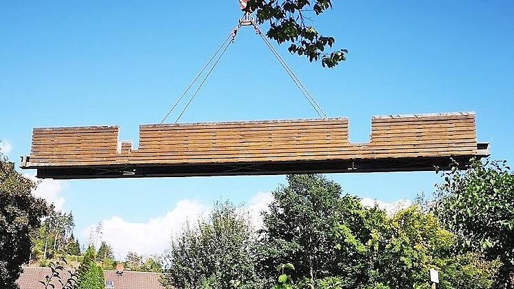 Die Angerwehrbrücke in Wallenfels wird saniert.