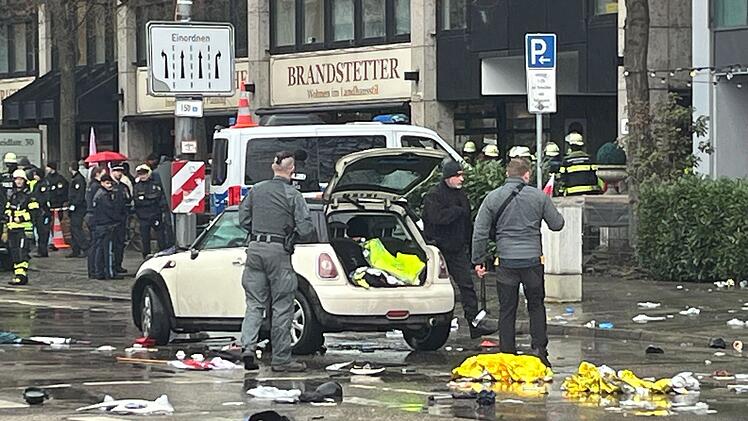Auto rast in Menschenmenge in M&uuml;nchen: 15 Verletzte