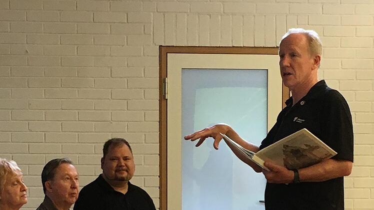 Pastor Schreiber bei seiner Predigt in der Kirchengemeinde Katharina von Bora in Coburg Foto: Patricia Goldbach-Keim