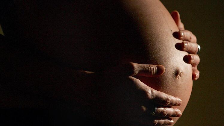 Das war knapp: Die Polizei hat in Ansbach werdende Eltern zum Krankenhaus eskortiert. Symbolfoto: Felix Heyder/dpa
