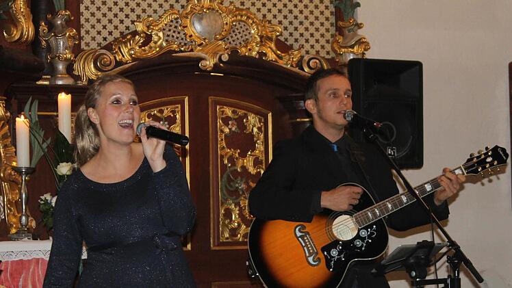Das "Duo Pepper" begeisterte die Besucher des Kirchweih-Konzerts in der Fischbacher Schlosskirche.  Foto: Janina Reuter