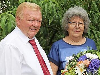 Das Jubelpaar Gundi und Richard Schmidt  Foto: Franz Galster