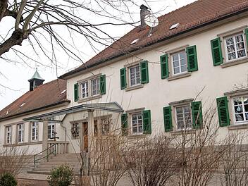 Der Kindergarten von Stettfeld soll um- und angebaut werden. Das Projekt landete erneut im Gemeinderat.  Foto: Günther Geiling