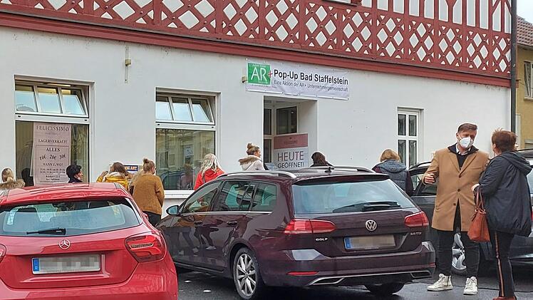 Der Adam-Riese-Pop-Up-Store zog trotz Corona viele Besucher an. Foto:  Bettina Dirauf