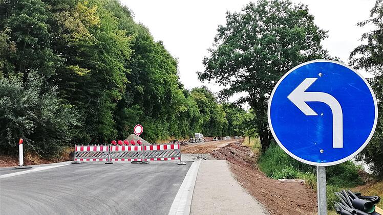An der Westring-Kreuzung geht es links ins Wohngebiet Staffels mit Parkwohnstift und Marbachtalklinik.  Foto: Sigismund von Dobschütz