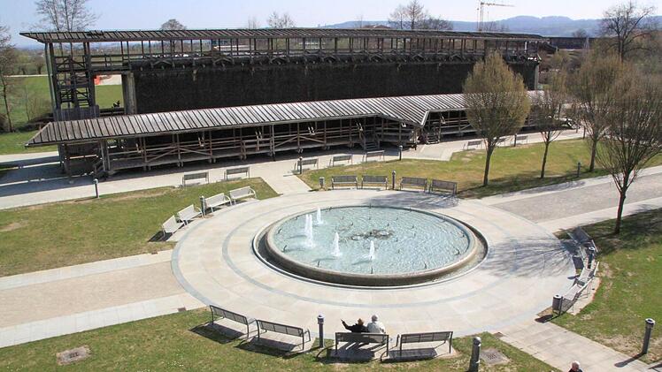 Der Brunnen im Kurpark zwischen beiden Gradierwerken