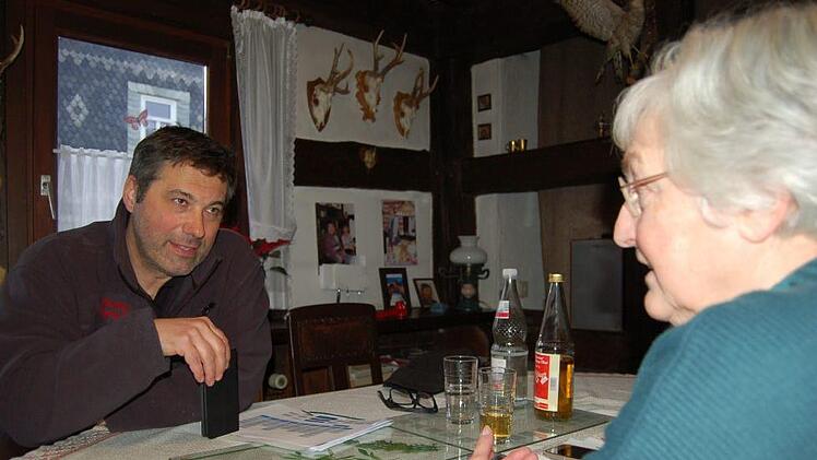 Gabriele Lang und Rainer Möbus wollen der Familie Edlbi helfen. Foto: Helke Renner
