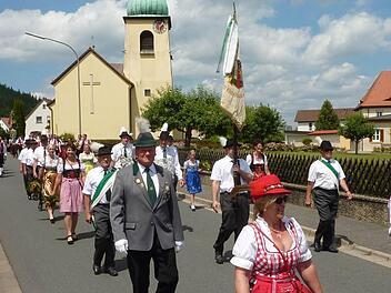 Zahlreiche Schützenvereine zeigten Flagge in Stockheim. Fotos: Gerd Fleischmann