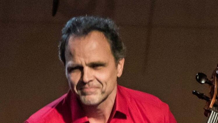 Der Cellist Johannes Keltsch ist einer der Solisten beim n&auml;chsten Konzert der Reihe "Schr&auml;ge T&ouml;ne" am Samstag, 24. Februar, im Coburger Kulturladen.Foto: Jochen Berger