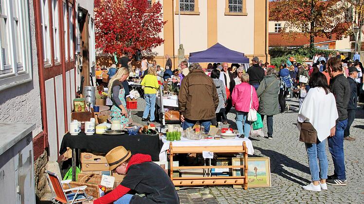 Auf dem Flohmarkt Foto: Dieter Britz