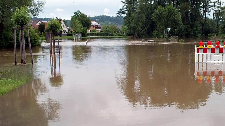 Die Kreisstraße zwischen Sand und Sand-Wörth war auch am Montag (3. Juni) noch gesperrt.