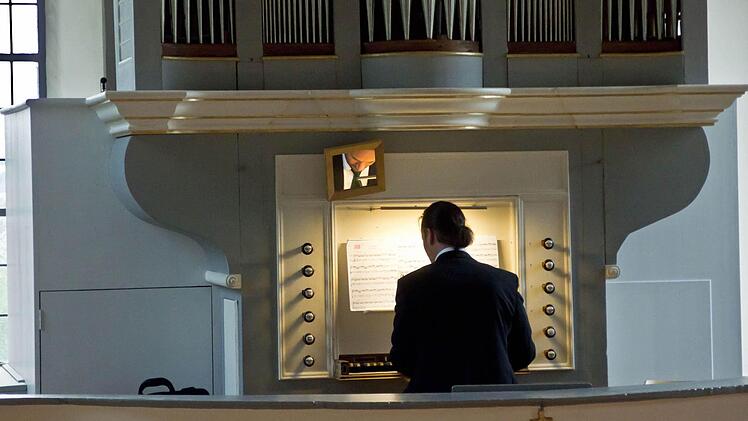 Matthias Grünert, Kantor der Frauenkirche Dresden, gastierte in der Christuskirche Mönchröden.Foto: Jochen Berger