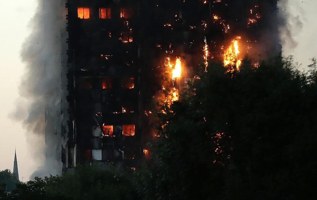 Großbrand in Londoner Hochhaus