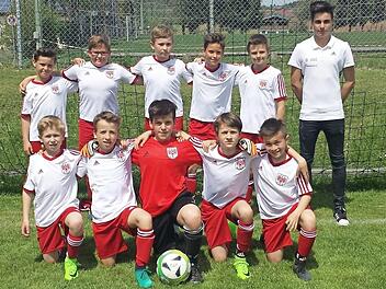 Die Sieger des Regionalentscheids 2017 mit DFB-Junior-Coach Marius M&uuml;nch (es fehlt: DFB-Junior-Coach Maximilian Tr&ouml;glen) Foto: privat