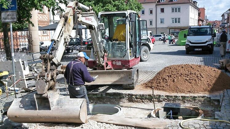 An den Zufahrten zum Marktplatz werden elektrisch versenkbare Poller eingebaut.  Foto: Andreas Dorsch