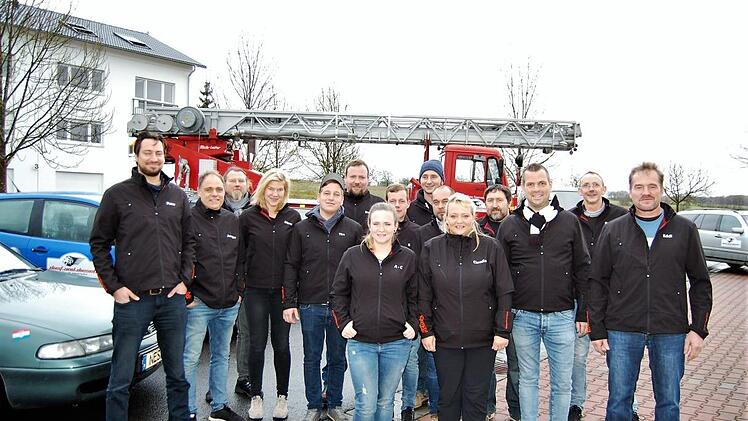 Mit acht alten Pkw und einem ausgedienten Feuerwehrauto wollen die Nüdlinger bis nach Mauretanien. Sigismund von Dobschütz