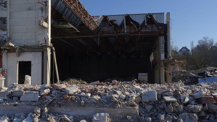 Impressionen vom Abriss der Coburger Angerhalle: 20. JanuarFoto: Jochen Berger