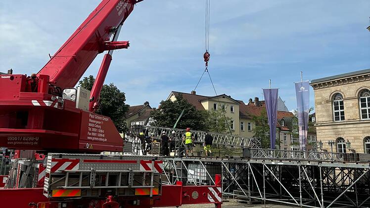 Coburger Open-Air-Sommer auf dem Schlossplatz steht in den Startlöchern - Aufbau in vollem Gange