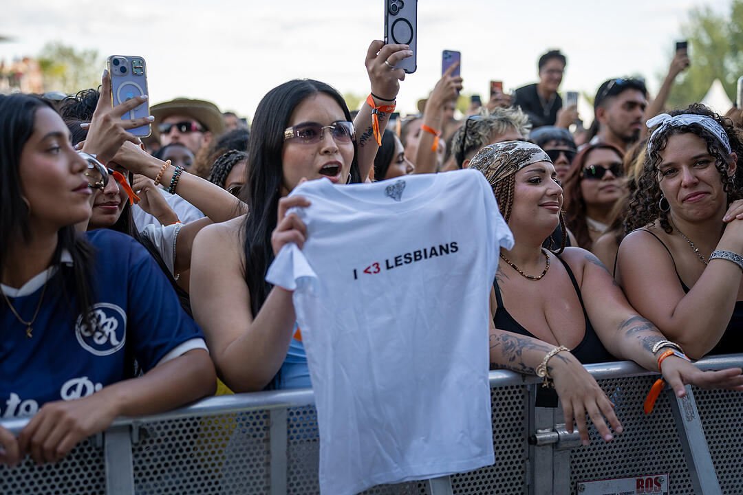 Mit vielen internationalen und nationalen Live-Acts.