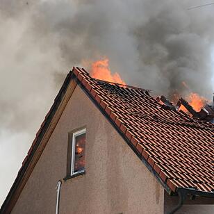 Wohnhaus brennt in Priesendorf