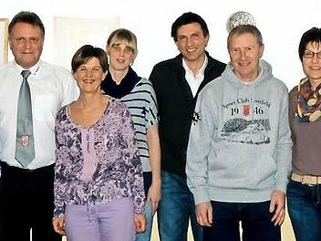 Der neu gewählte Vorstand des SC Stettfeld: Christa Markert, Roland Simon, Stefan Riegel, Nicole Meyer, Daniela Spath, Christian Röthlein, Herbert Hümmer, Michaela Bunk und Matthias Kuhn. (v. links) Foto: Christian Ziegler