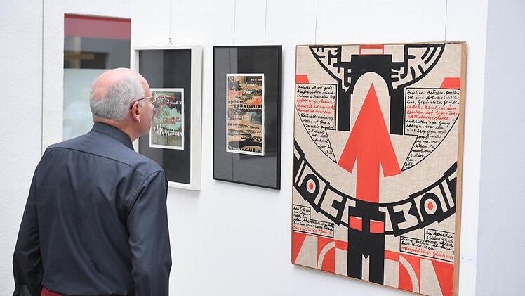 Die Ausstellung in Gedenken an Mike Rose ist noch bis 20. Oktober im MGO-Verlagshaus zu sehen.  Foto: Ronald Rinklef