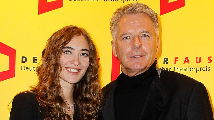 Genau wie ihr Vater steht auch Emmy Pilawa beruflich vor der Kamera.