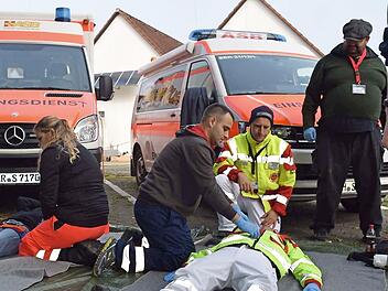 Die Retter arbeiteten an Bio-Modellen.