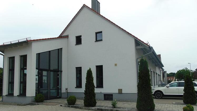 Für das Mehrzweckhaus wird eine Bühne angeschafft. Foto: Petra Malbrich