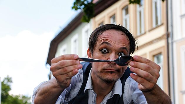 Bamberg zaubert 2019 wird wieder zahlreiche K&uuml;nstler und Besucher anziehen. Die Stadtwerke informieren &uuml;ber ihr Busangebot, gratis-Wlan und kostenlose Trinkwassersstellen. Foto: Matthias Hoch