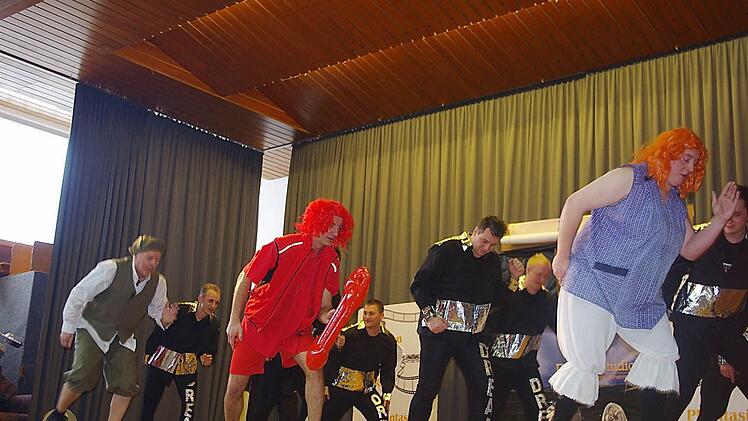 Vom Ringelreihen bis zum Männerballett: In Wilhelmsthal war alles zu sehen. Foto: Heike Schülein