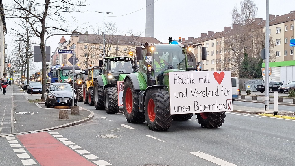 Bilder von der Mega-Demo in Nürnberg: Tausende Bauern demonstrieren
