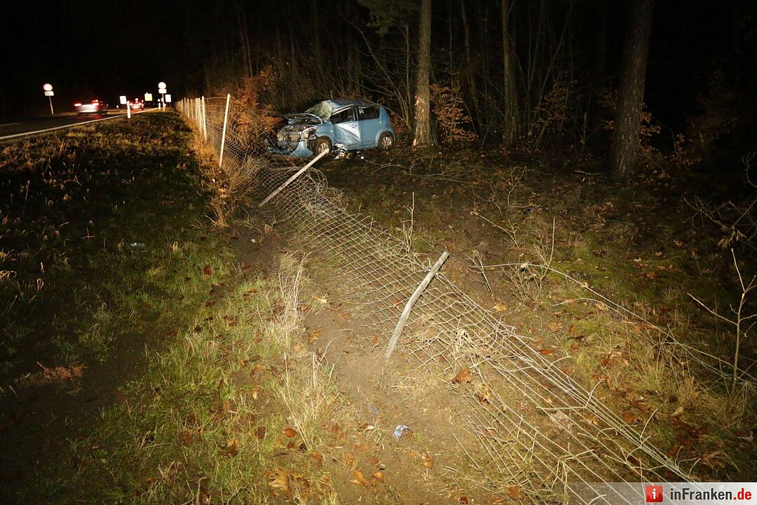 Unfall auf B505: Frau prallt mit Pkw gegen Baum