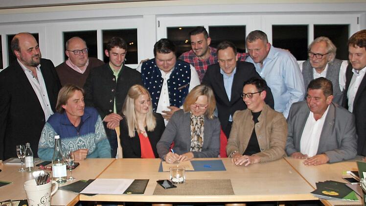 Diese Bürger fanden sich zur Gründung der Wählergemeinschaft "Zukunft Kronach" zusammen. Foto: Veronika Schadeck