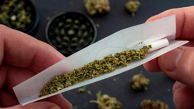 "Hysterie": Neues Anti-Cannabis-Gesetz in Bayern sorgt für heftige Kritik an CSU